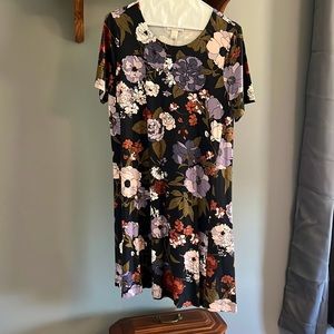 Floral Loft dress, size medium petite. Short sleeve.